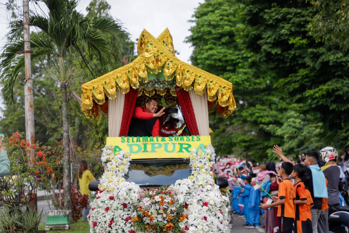 Pemkab Bungo Arak arakan Membawa Piala Adipura Keliling Kota Bungo